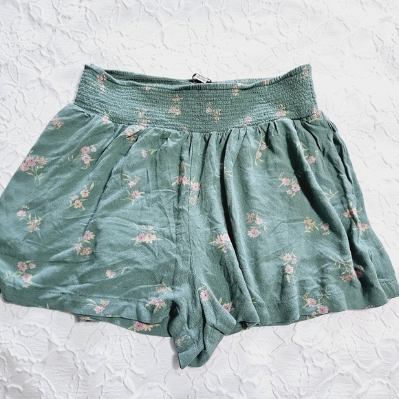 American Eagle Boho shorts with pockets size Medium - Picture 3 of 6